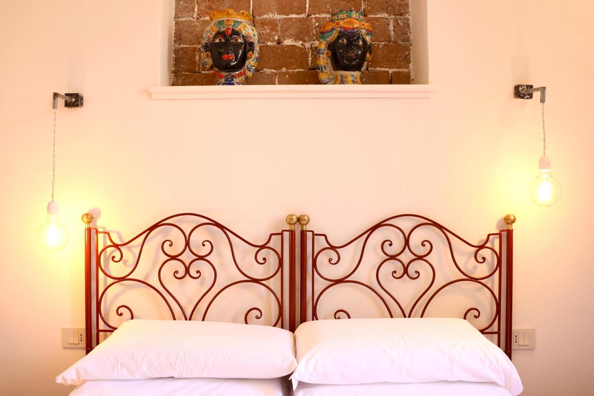Holiday Lux Boutique Room Aeroporto di Catania Fontana Rossa Camera foto