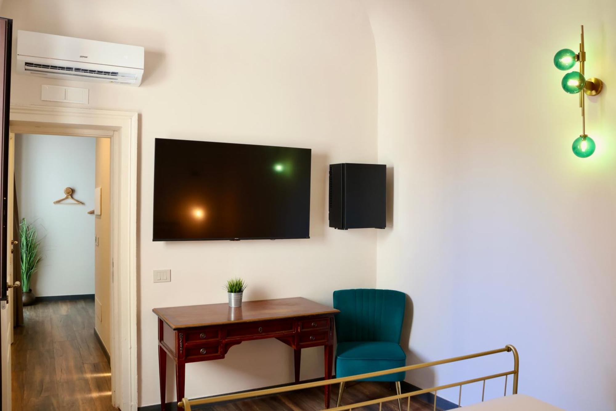 Holiday Lux Boutique Room Aeroporto di Catania Fontana Rossa Camera foto