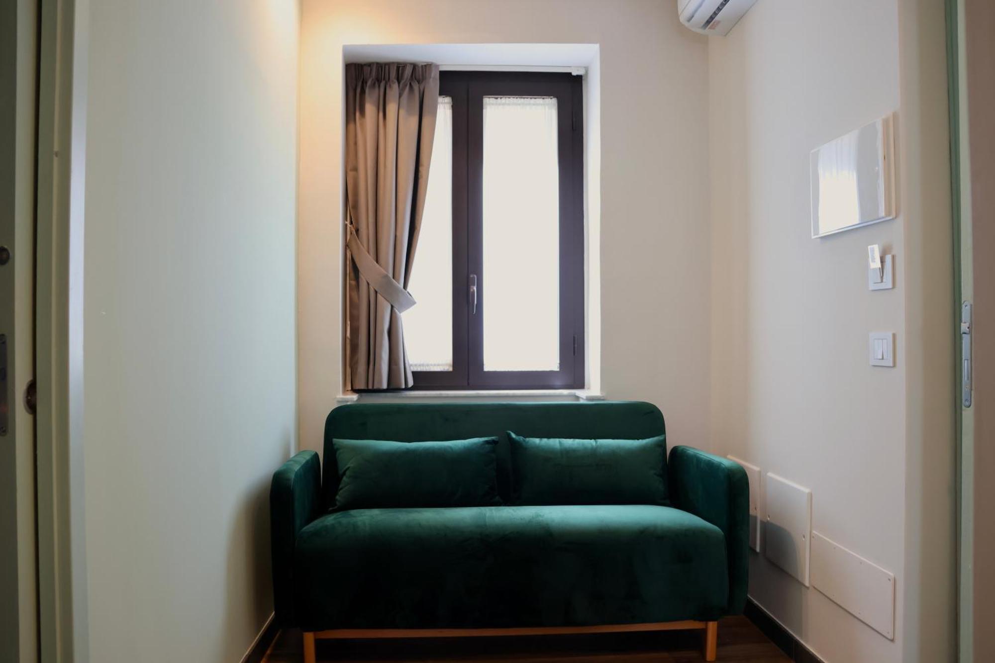 Holiday Lux Boutique Room Aeroporto di Catania Fontana Rossa Camera foto